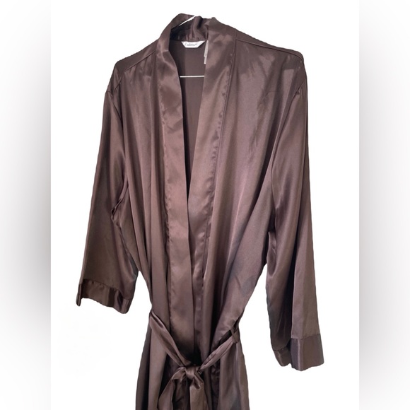 Adonna Satin Robe - Picture 4 of 6